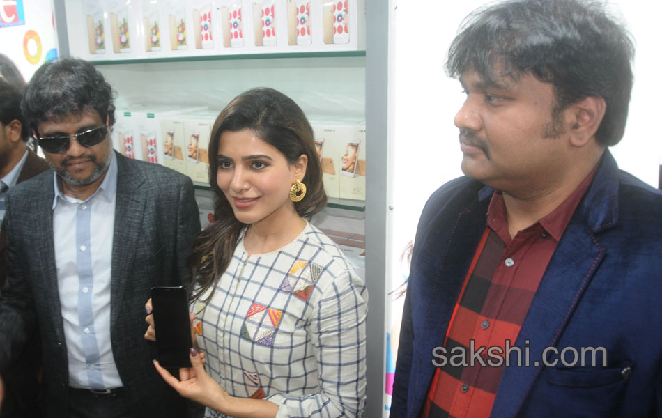 Samantha launches Big C showroom in warangal6