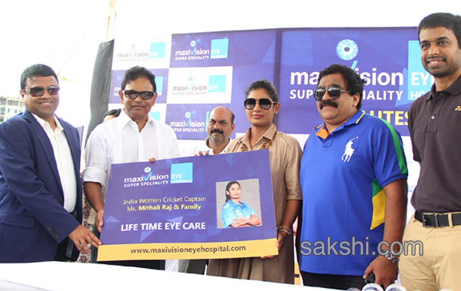 Chamundeswaranath to gift BMW to Mithali Raj2