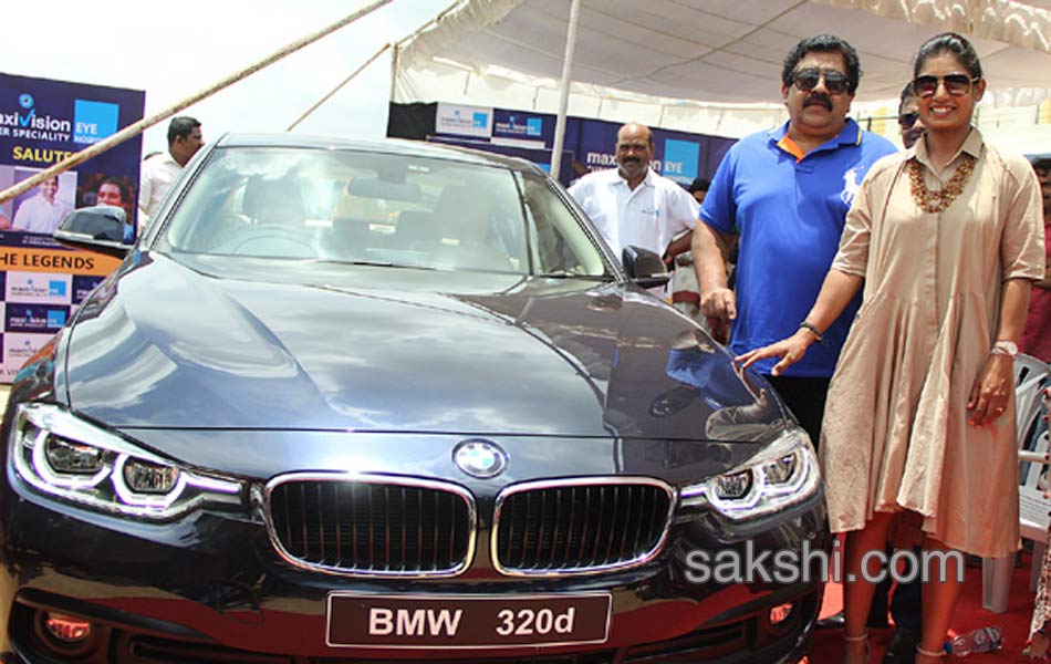 Chamundeswaranath to gift BMW to Mithali Raj9