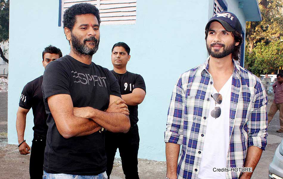 Prabhudeva and Shahid Kapoor meet and greet fans - Sakshi4