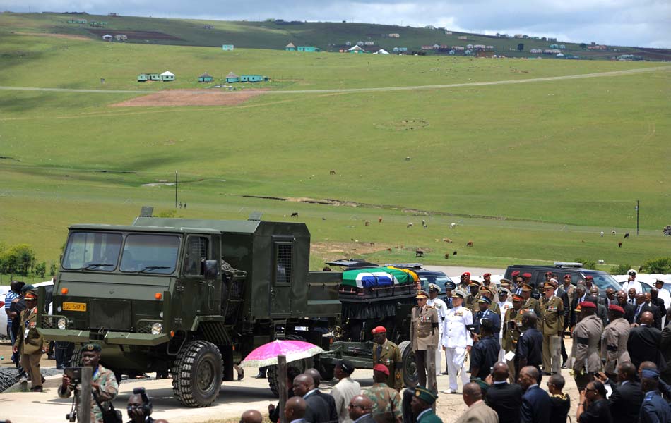 Nelson Mandela buried in the rolling hills of South Africa4