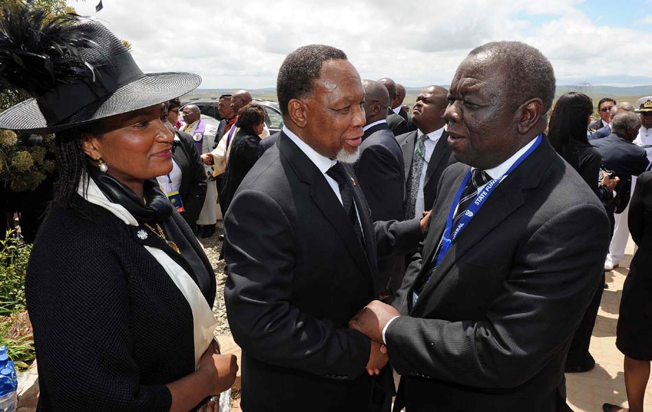 Nelson Mandela buried in the rolling hills of South Africa30