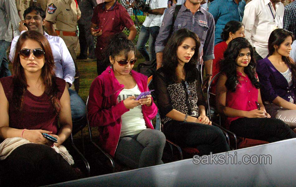 Tollywood vs Bollywood Cricket Match - Sakshi13