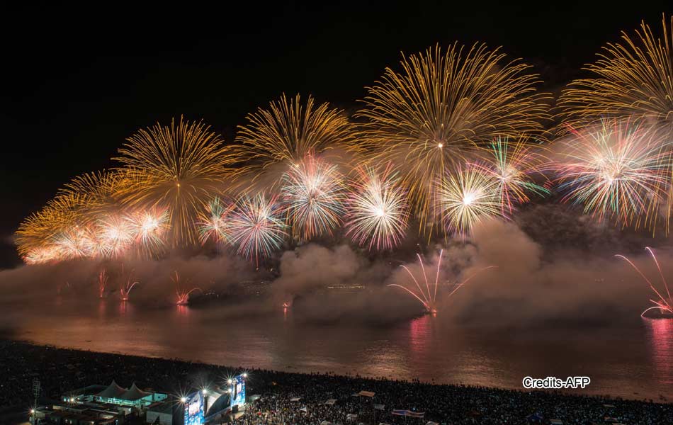 Fireworks explode over Ebrie Lagoon during New Year celebrations - Sakshi13