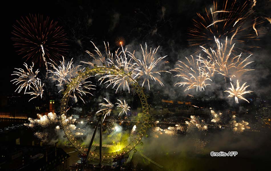 Fireworks explode over Ebrie Lagoon during New Year celebrations - Sakshi29