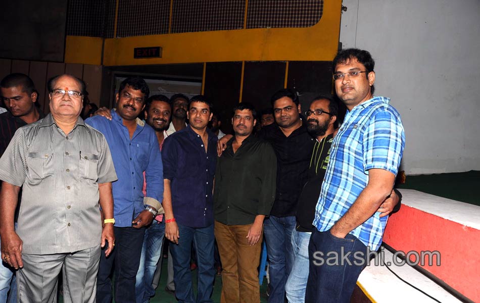 Yevadu Theatrical Trailer Launch at Sandhya Theather - Sakshi14