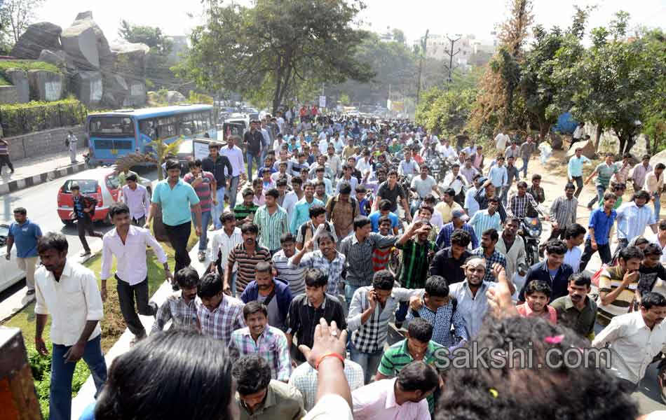 Celebrities and fans pay tributes to Uday Kiran24