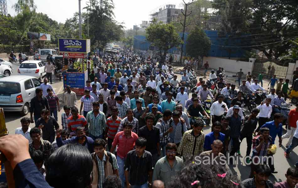 Celebrities and fans pay tributes to Uday Kiran27