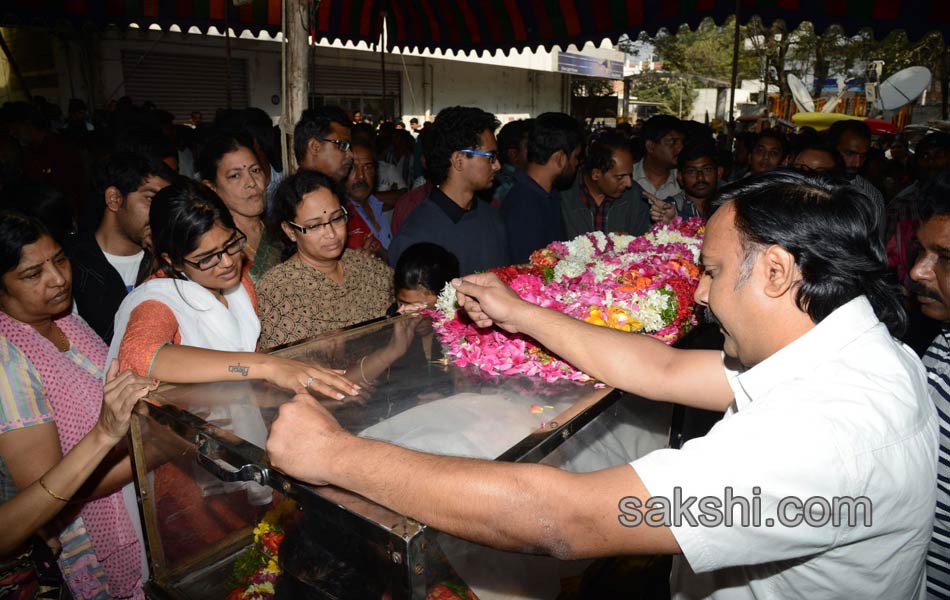 Tollywood Celebrities Pay Homage To Actor Uday Kiran - Sakshi10