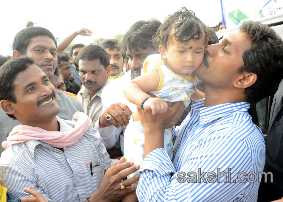 YS Jagan mohan reddy Samiyakashkaram Yataya - Sakshi15