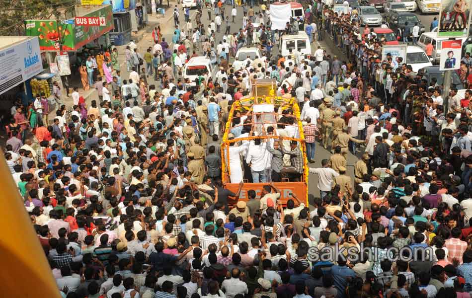 akkineni nageswara rao funerals in annapurna studios27