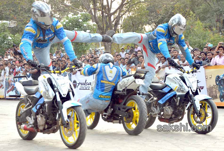 Young bike stunts - Sakshi2