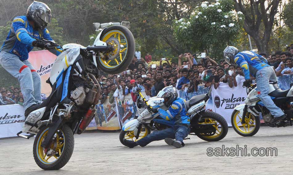 Young bike stunts - Sakshi9