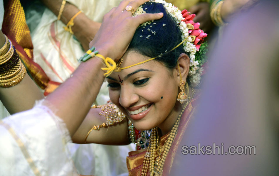 geetha madhuri with nandu marriage8