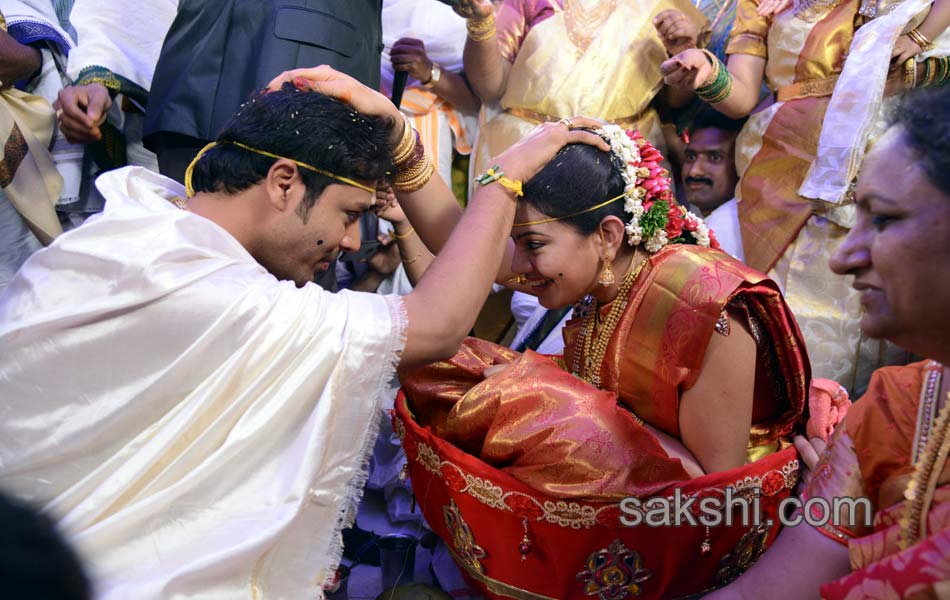 geetha madhuri with nandu marriage14