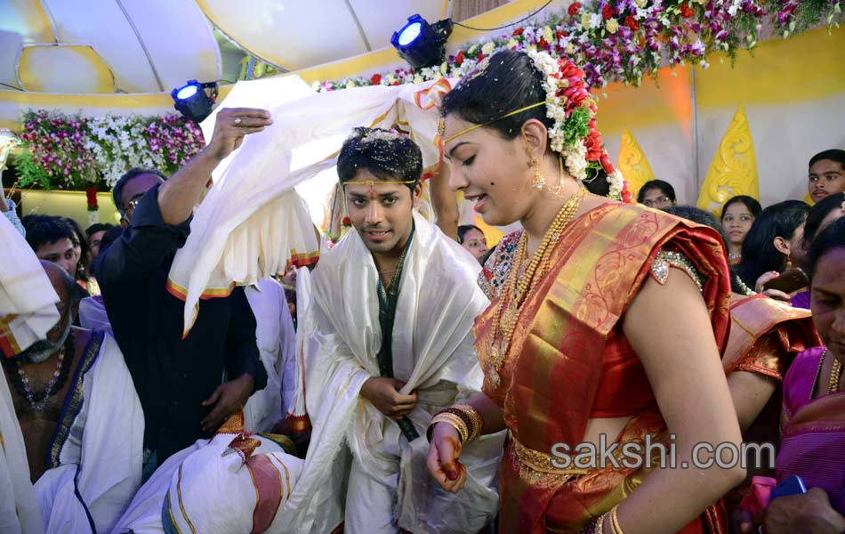 geetha madhuri with nandu marriage42