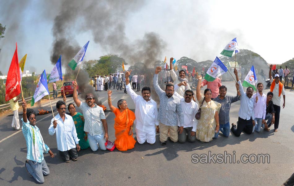 national highway blockade in Seemandhra - Sakshi6