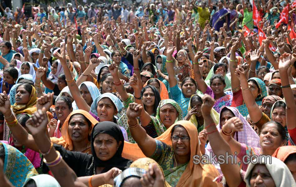 Dharna of Anganwadis14