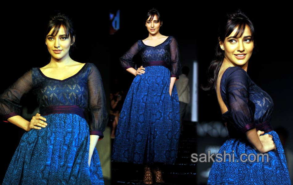 Bollywood Actresses in Lakme Grand Finale - Sakshi1