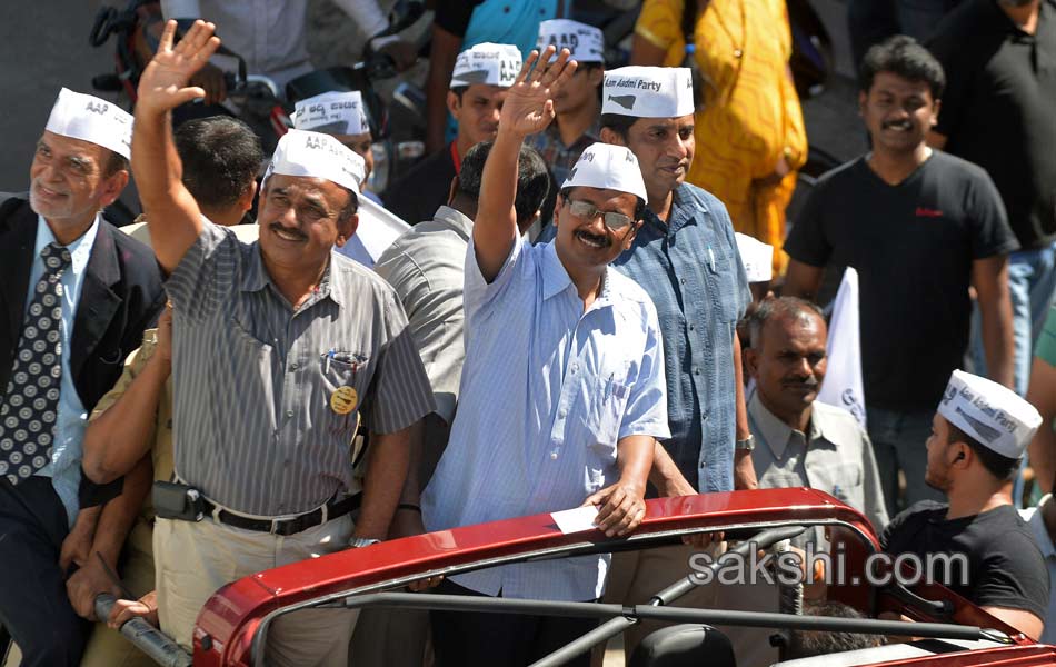 Kejriwal in Varanasi - Sakshi1