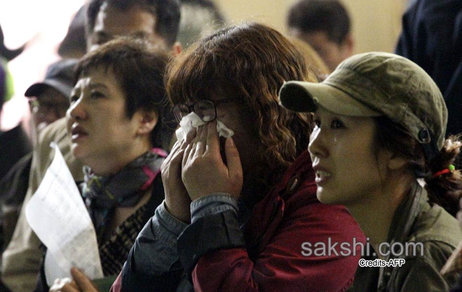 Ferry sinking off South Korean coast over 470 people on board9