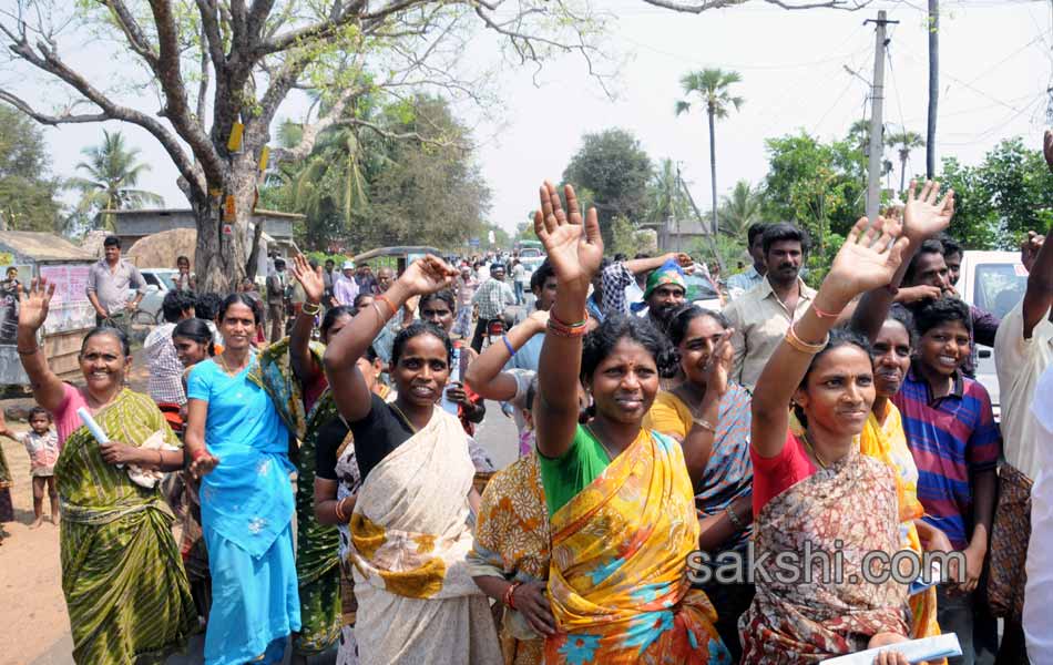 Vijayamma s Janapatham at East Godavari District - Sakshi15