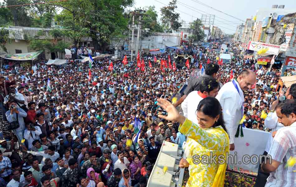 Sharmila s Janapatham at Warangal District - Sakshi1