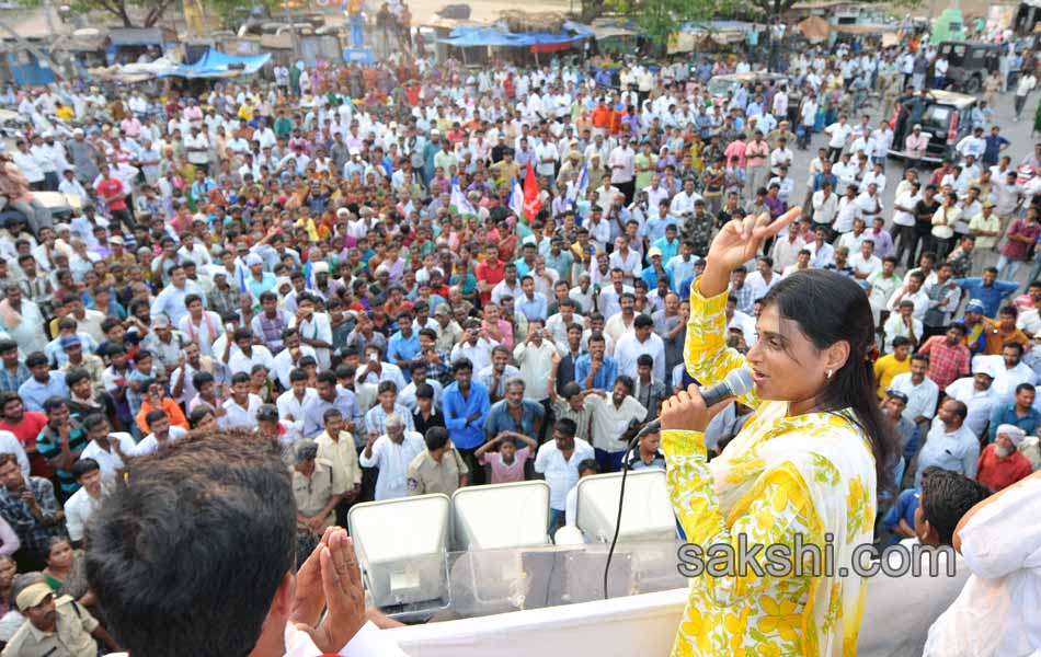 Sharmila s Janapatham at Warangal District - Sakshi7