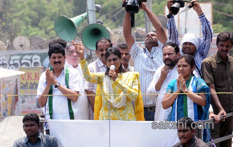 Sharmila s Janapatham at Warangal District - Sakshi16