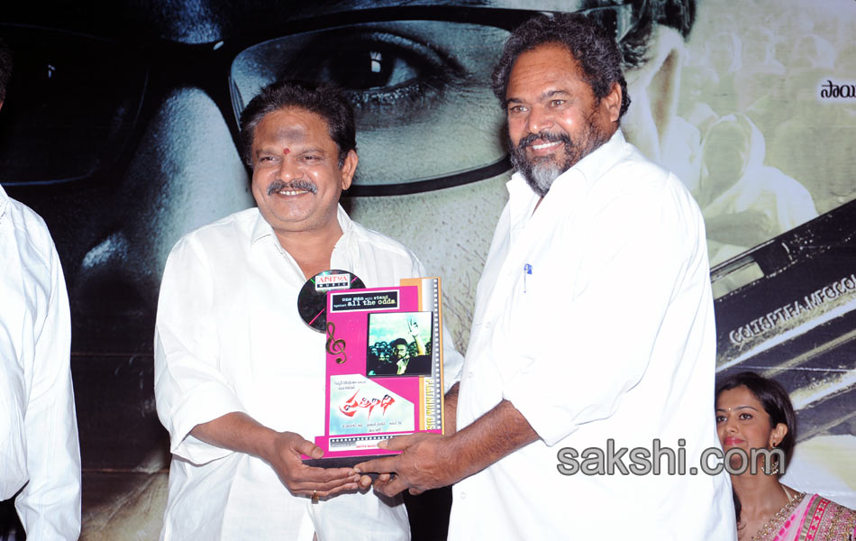 Prathinidhi movie platinum disc - Sakshi27