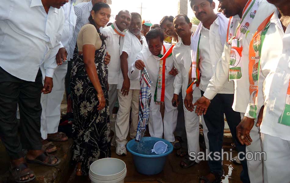 Candets of Telangana participating with people works during election - Sakshi17