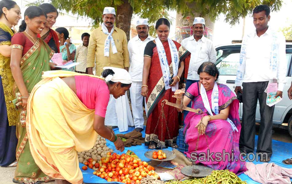 Candets of Telangana participating with people works during election - Sakshi34