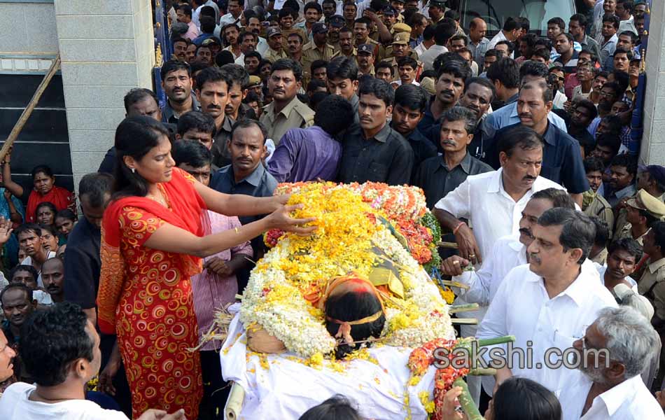 Shobha Nagireddy last rites today - Sakshi24