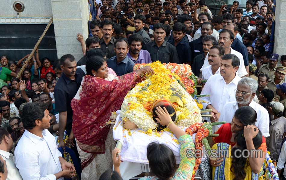 Shobha Nagireddy last rites today - Sakshi27