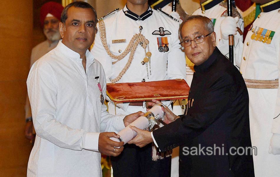 President Pranab Mukherjee presents Padma Awards 2014 - Sakshi1