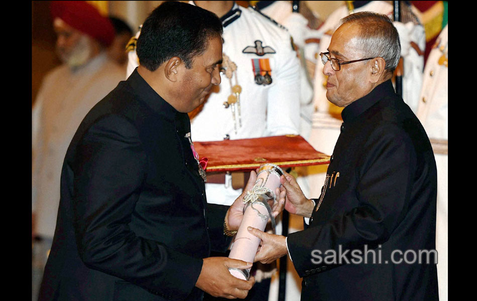 President Pranab Mukherjee presents Padma Awards 2014 - Sakshi15