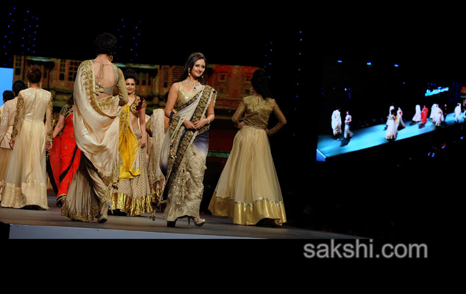 Fundraiser fashion show for cancer patients - Sakshi6