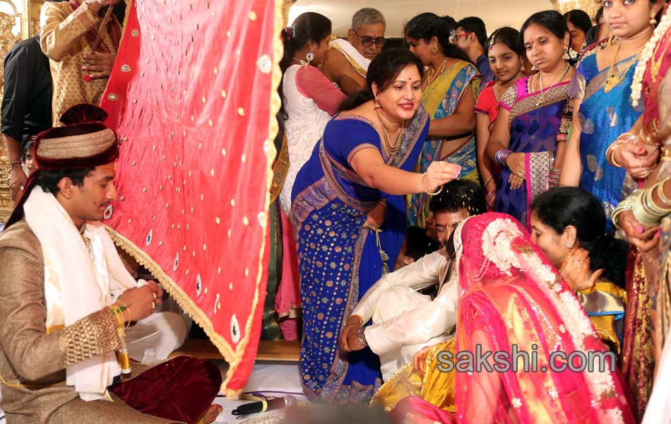 Celebs at Sivaji Raja Daughter Wedding19