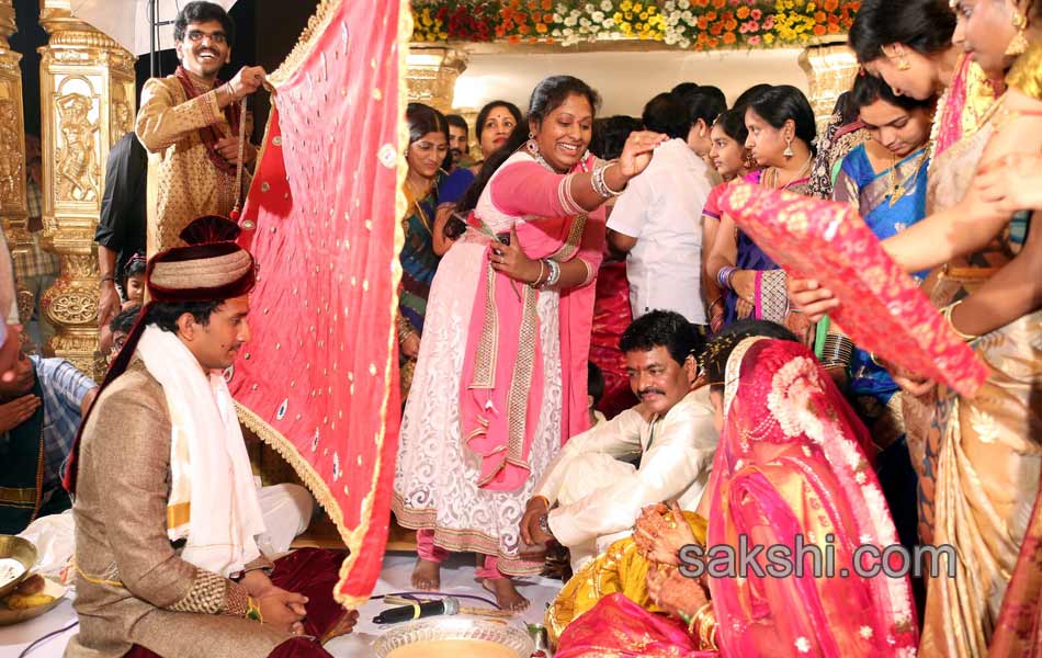 Celebs at Sivaji Raja Daughter Wedding20