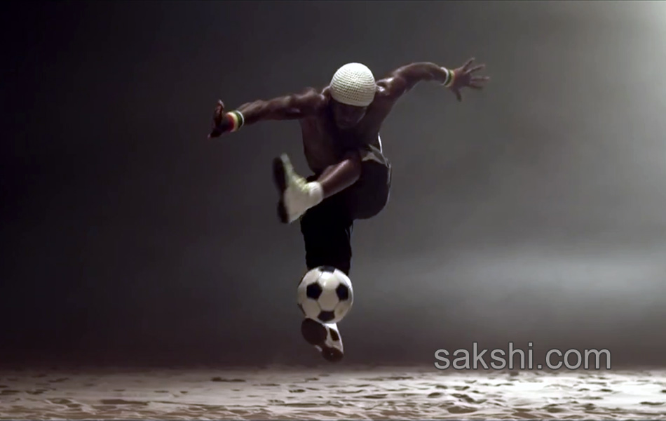 Shakira s la la la song images - Sakshi25