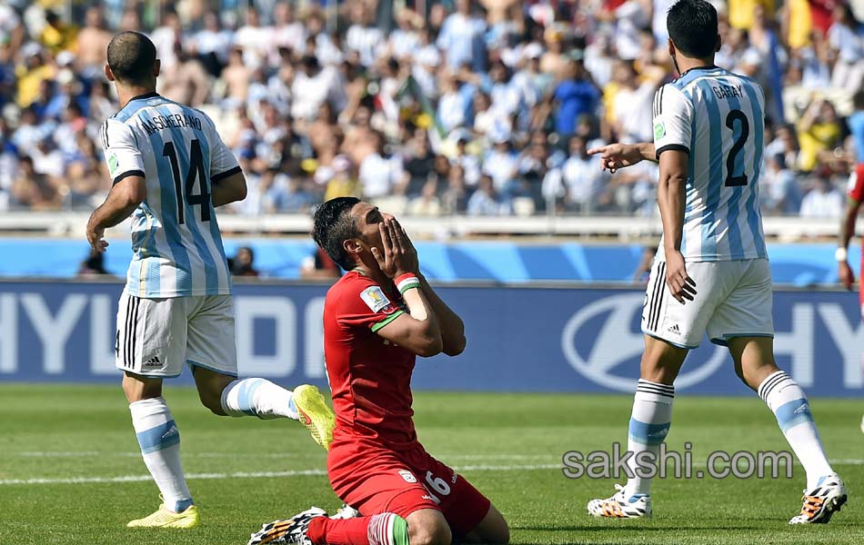messi gives victory to argentina over iraq - Sakshi11