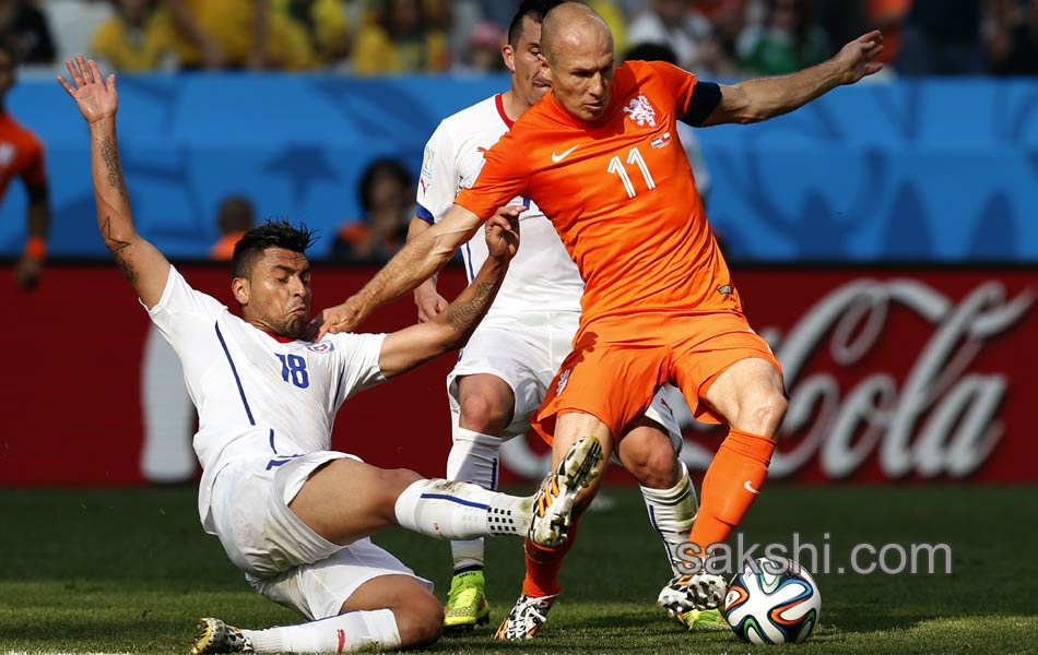 netherlands victory over chille - Sakshi15