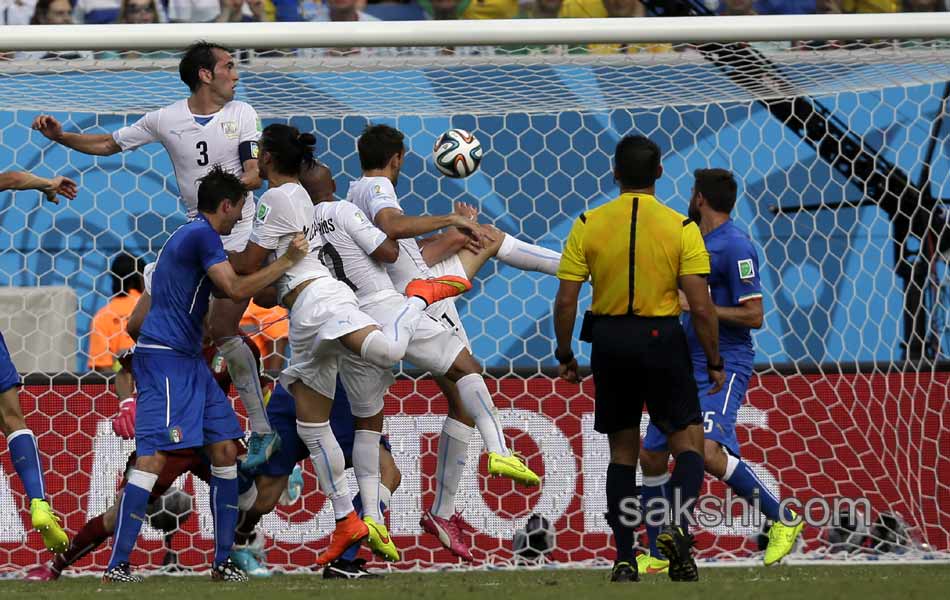 uruguay victory over italy - Sakshi16