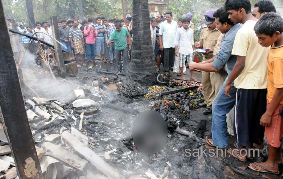 gail gas pipeline blast causes 16 deaths - Sakshi27