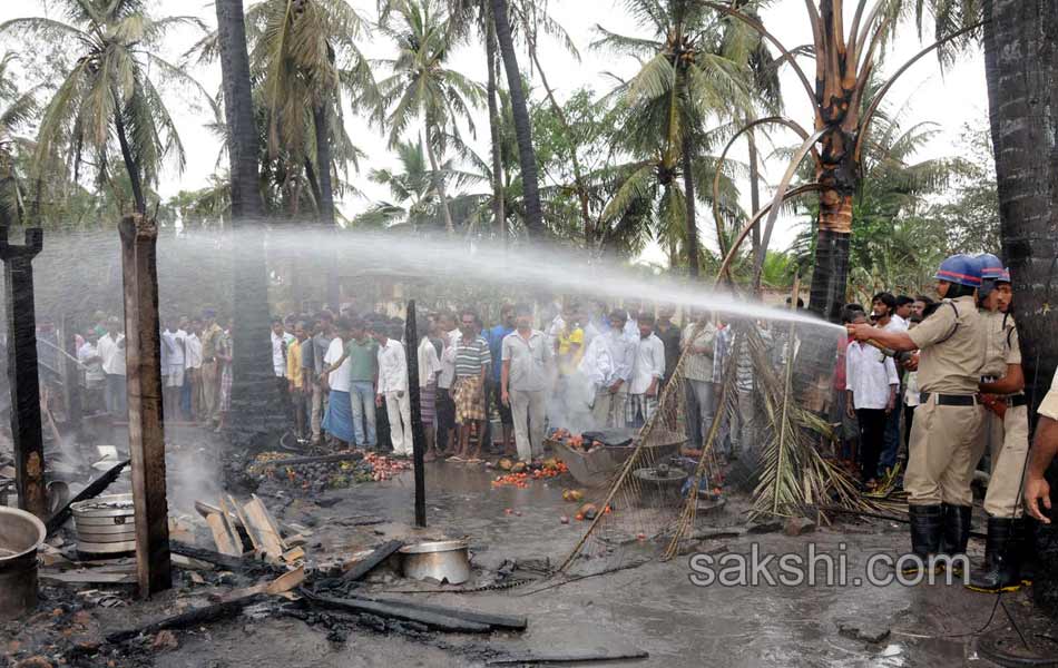 gail gas pipeline blast causes 16 deaths - Sakshi30