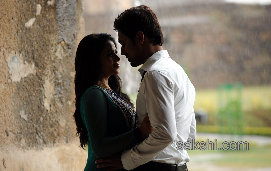 Nuvvalaa Nenilaa Movie Stills10