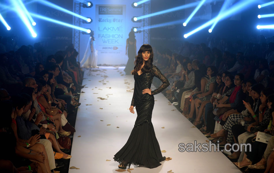 celebrities at lakme fashion week5