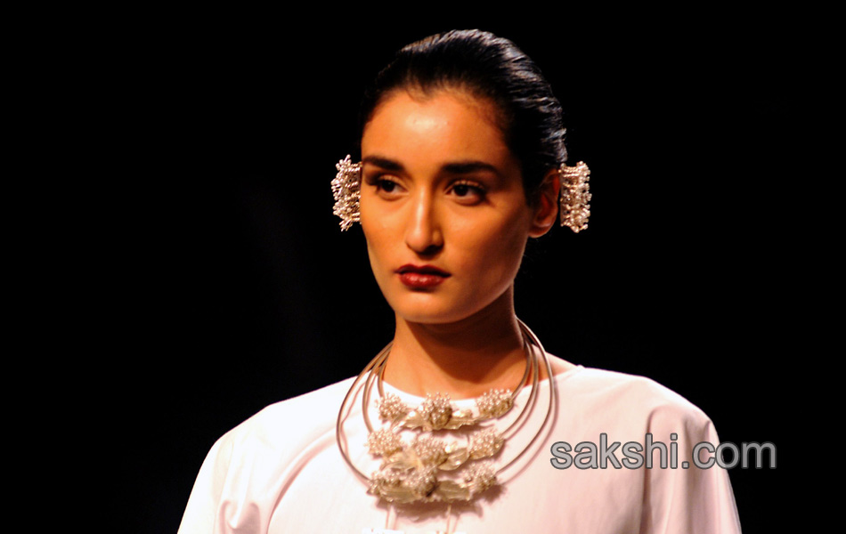 celebrities at last day of lakme fashion week20