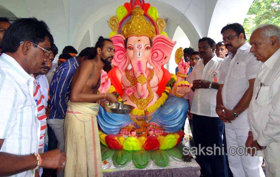 Ganesh statues installed at various places24