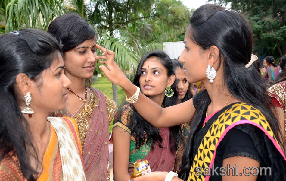 Bathukamma celebrations started at hyderabad city31